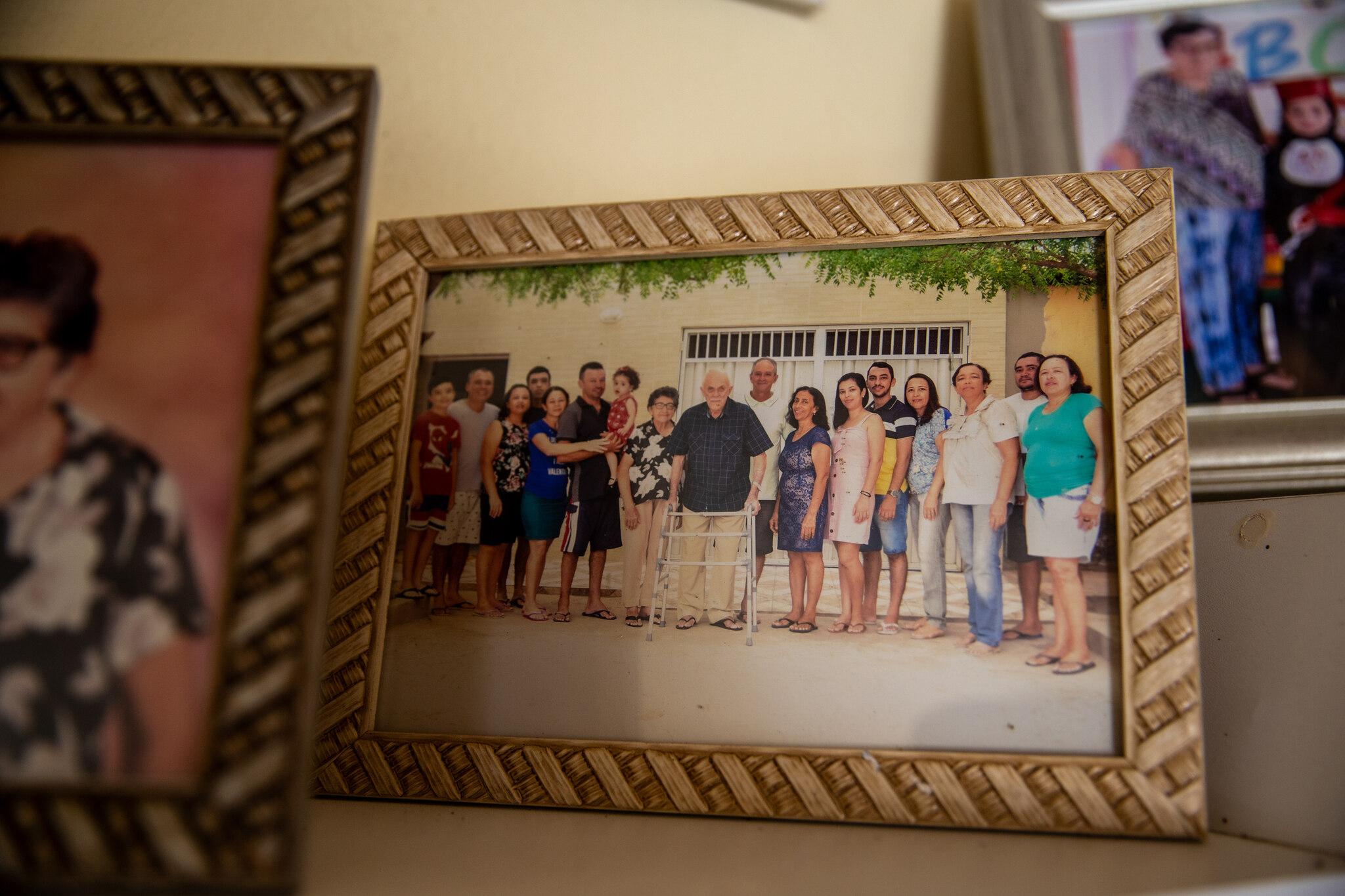 Porta retratos com foto da família