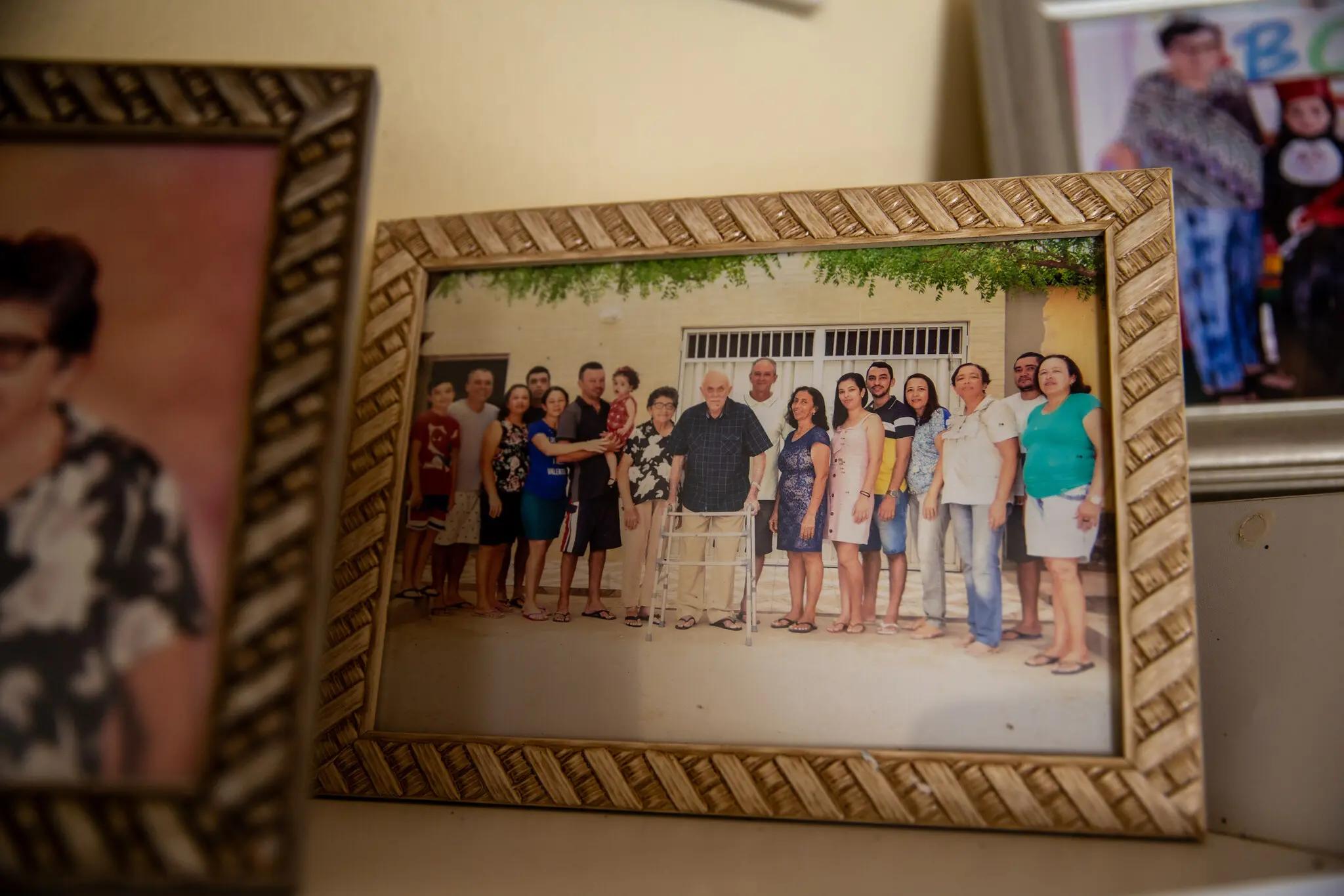 Porta retratos com foto da família