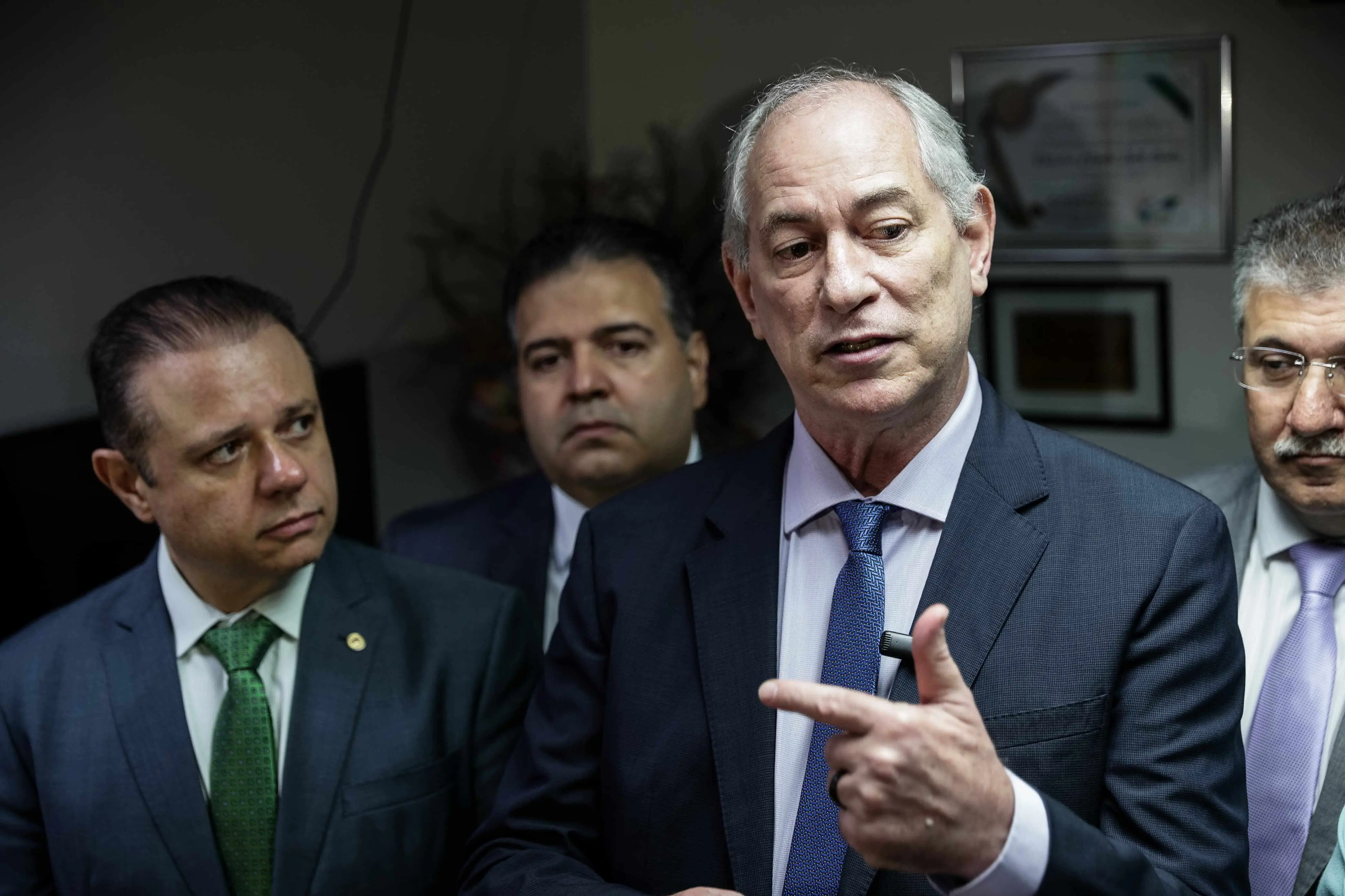 ciro gomes, inss, previdência, ministério da previdência, carlos lupi, pdt, pt, governo, golpe, rombo, aposentados, wolney queiroz