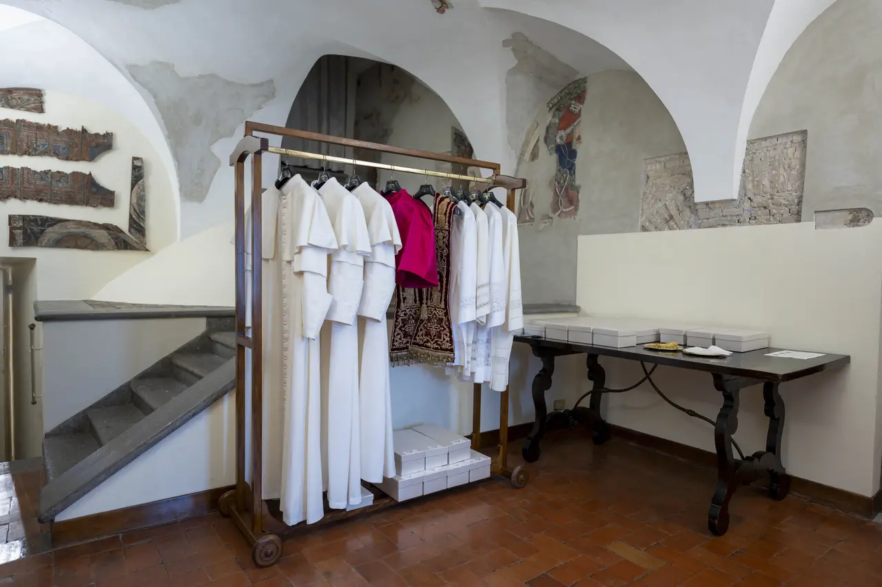 Imagem mostra interior da sala das lágrimas, na Capela Sistina