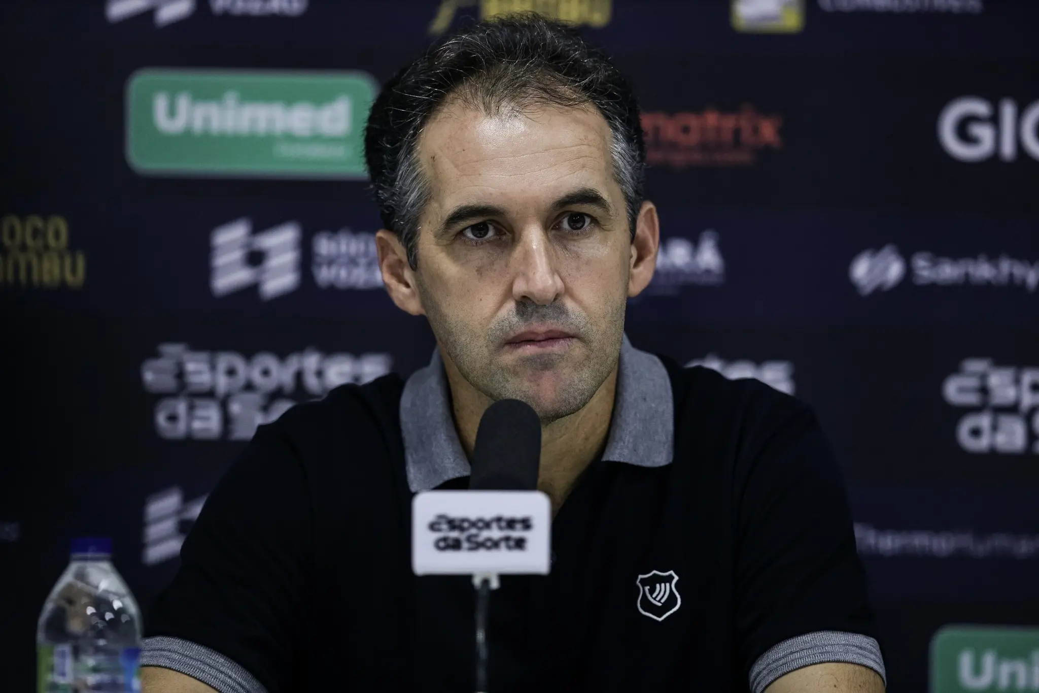 Foto de Léo Condé, treinador do Ceará.