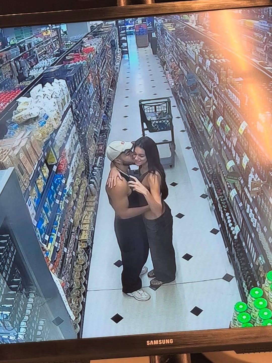 Foto de Alane e o músico Francisco Gil, que estão namorando