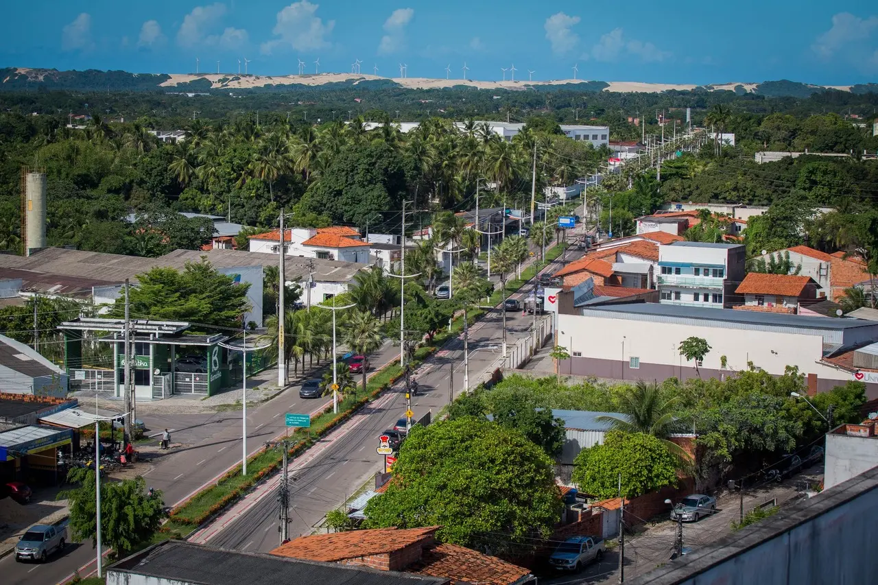 Imagem mostra a cidade de Eusébio vista de cima