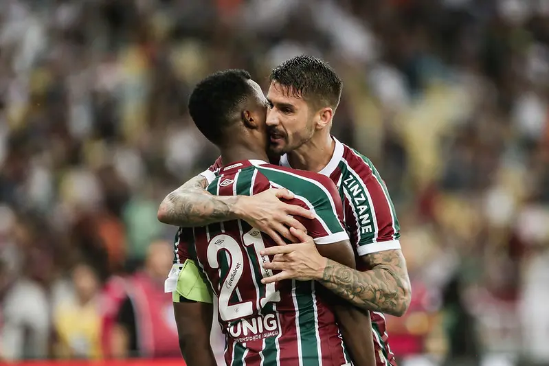 Foto de Arias e Everaldo, jogadores do Fluminense.