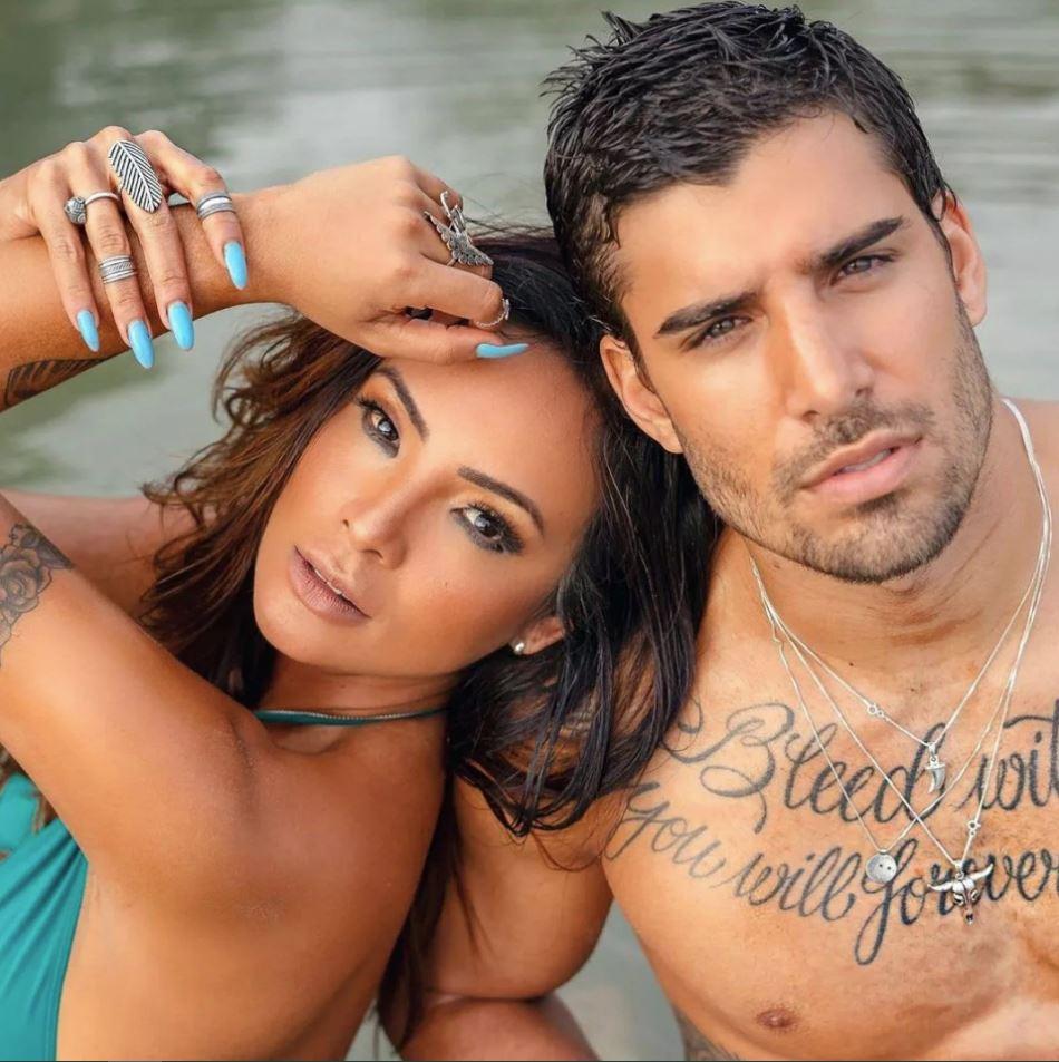 Guilherme Leonel e Carol Nakamura, que terminaram casamento, em fotos juntos na água