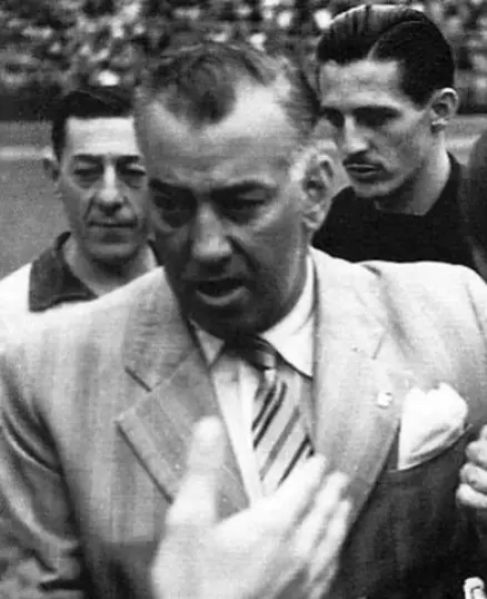 Foto de Joreca, português, foi o primeiro europeu a comandar a Amarelinha.