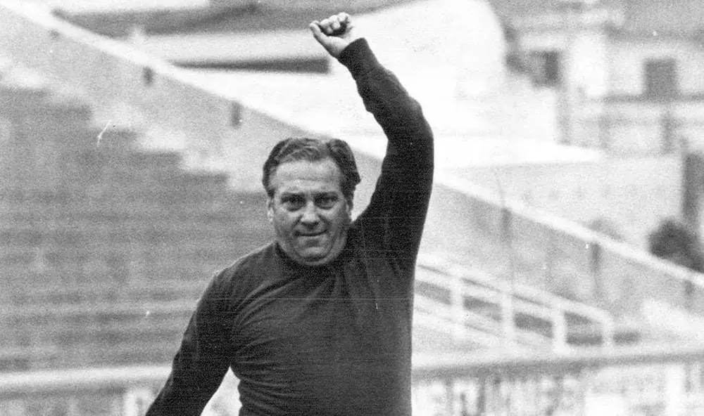 Foto de Filpo Nuñez, argentino, foi o último treinador estrangeiro da Seleção.