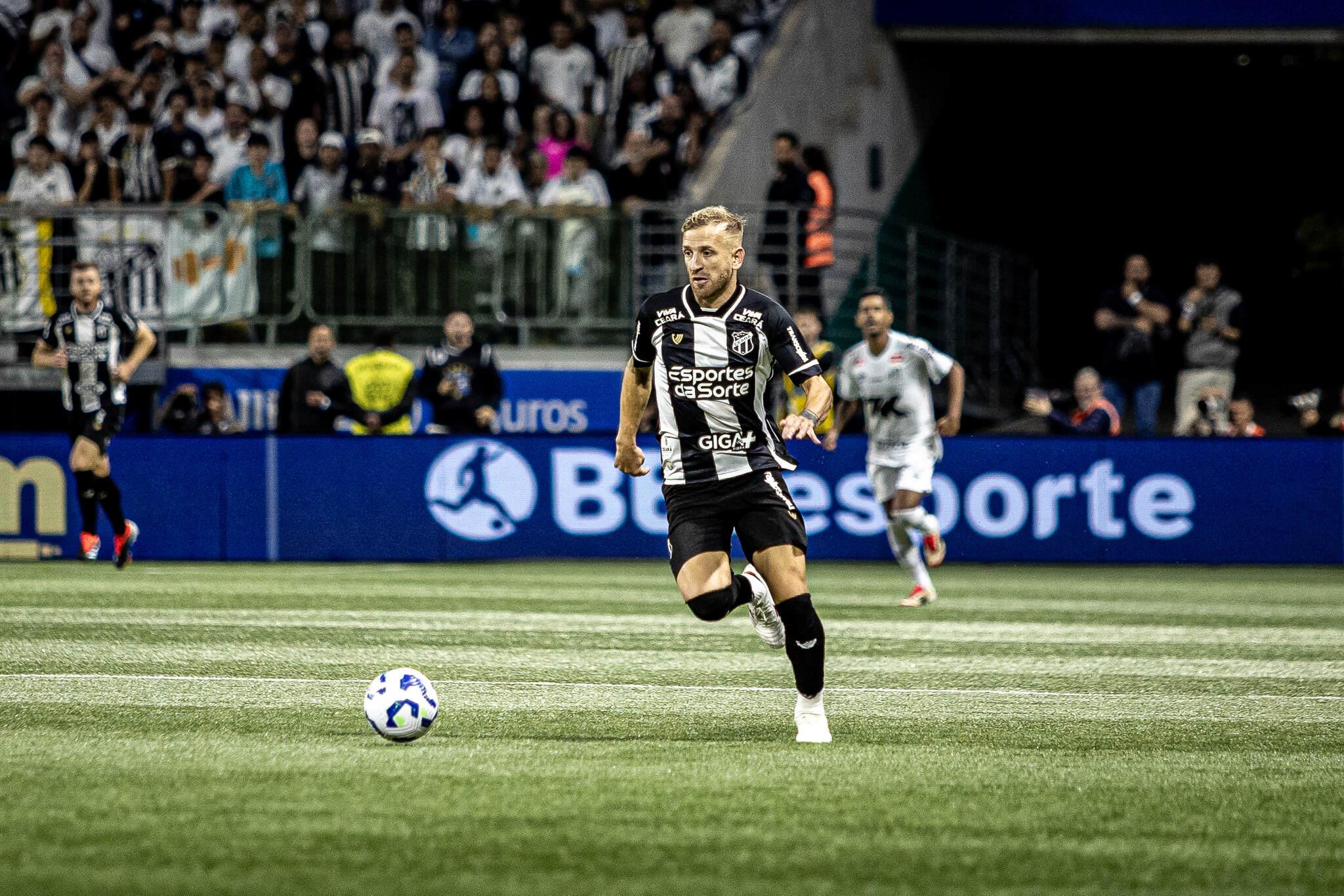 Pedro Henrique, em Ceará x Santos