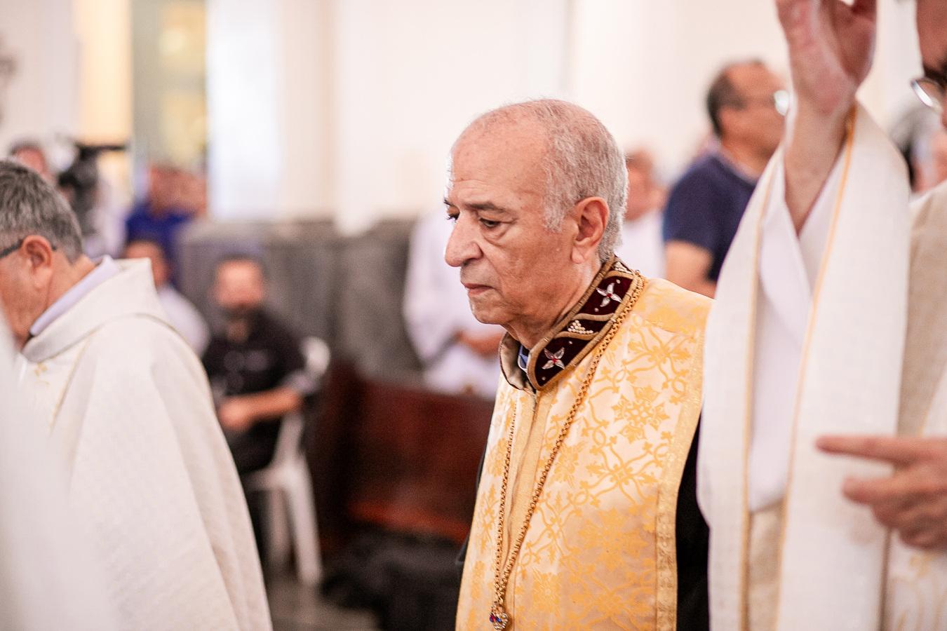 Monsenhor Philip Louka na celebração dos Santos Óleos em 2024 na Catedral de Fortaleza – Foto: