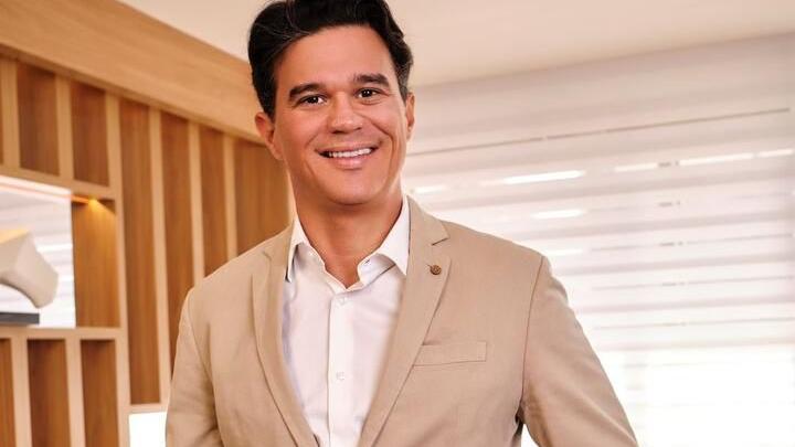 Cirurgião plástico