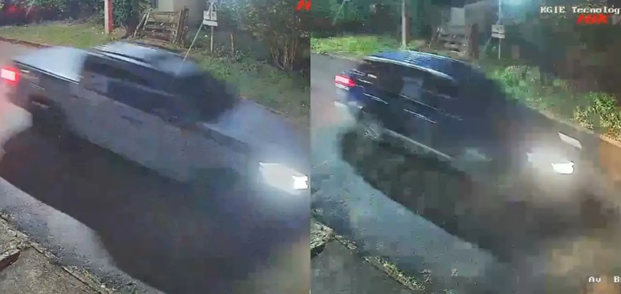 Imagens de câmera de segurança que mostram carros que teriam sido usados em invasão à fazenda