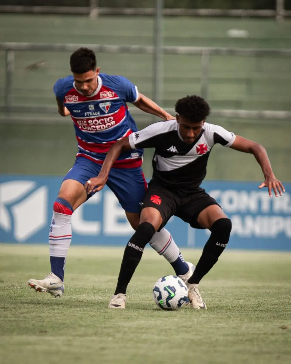 Foto de duelo entre Vasco x Fortaleza, pelo Campeonato Brasileiro sub-20.