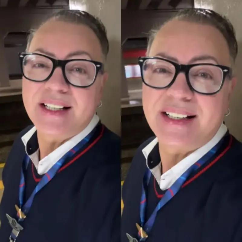 Dicesar atualmente é recepcionista de aeroporto