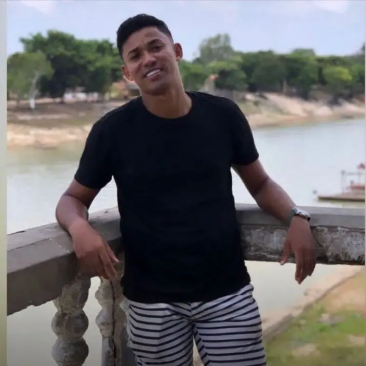 Foto de Antônio Thiago de Brito, cearense morto em acidente entre van e carreta em Minas Gerais