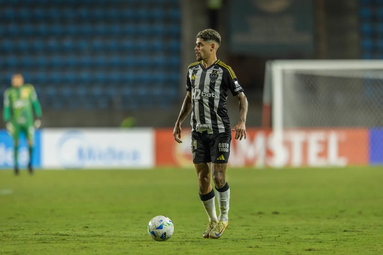 Jogador do Atlético-MG em jogo válido pela Sul-Americana
