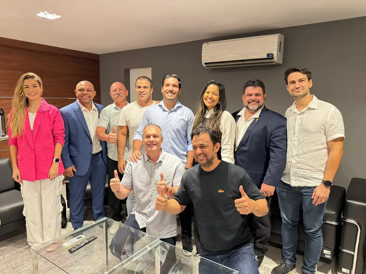 Vereadores da Oposição em reunião com André Fernandes