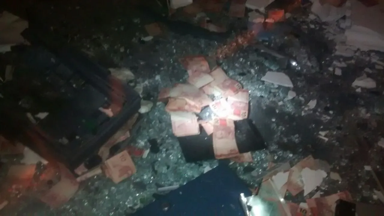 O roubo aconteceu durante a madrugada