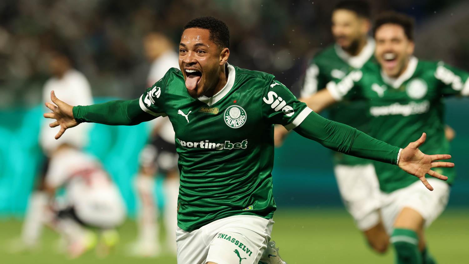 Foto de Vitor Roque, jogador do Palmeiras