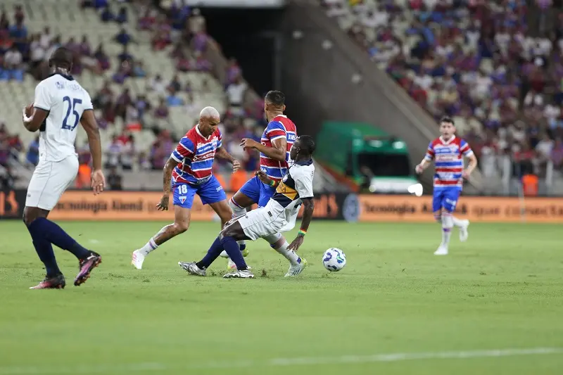 imagem mostra jogadores