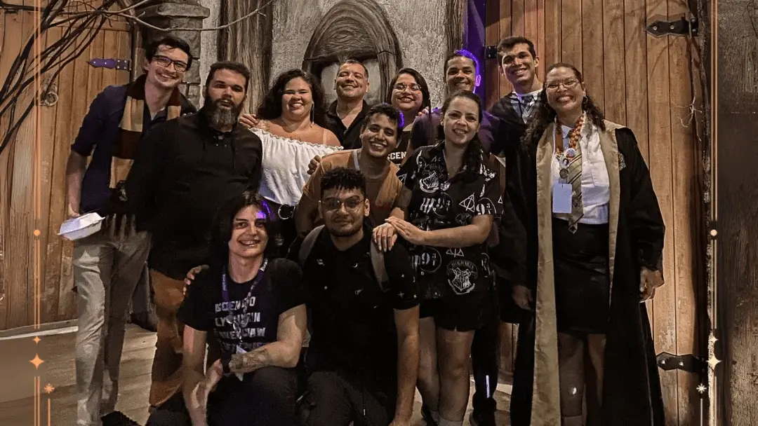 O grupo Ascendio é uma turma formada por fãs e amigos que se reúnem para organizar eventos e projetos para o fandom de Harry Potter