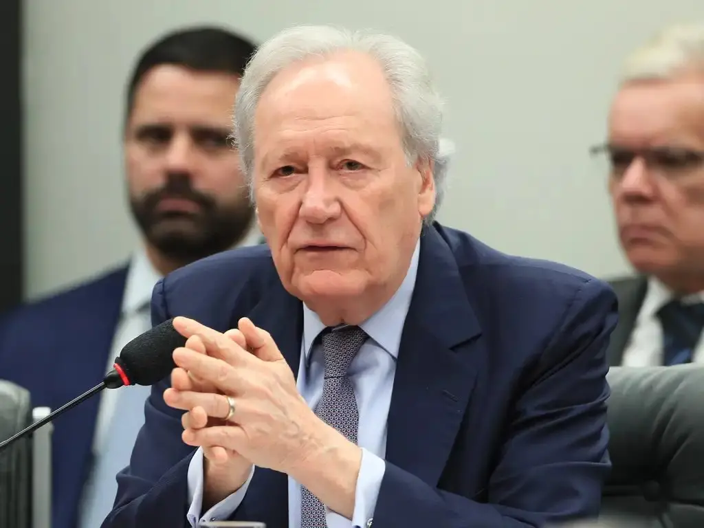 Lewandowski na Comissão de Segurança e Combate ao Crime Organizado. Imagem usada em matéria que fala que ministro nega operação em larga escala de espiões russos no Brasil