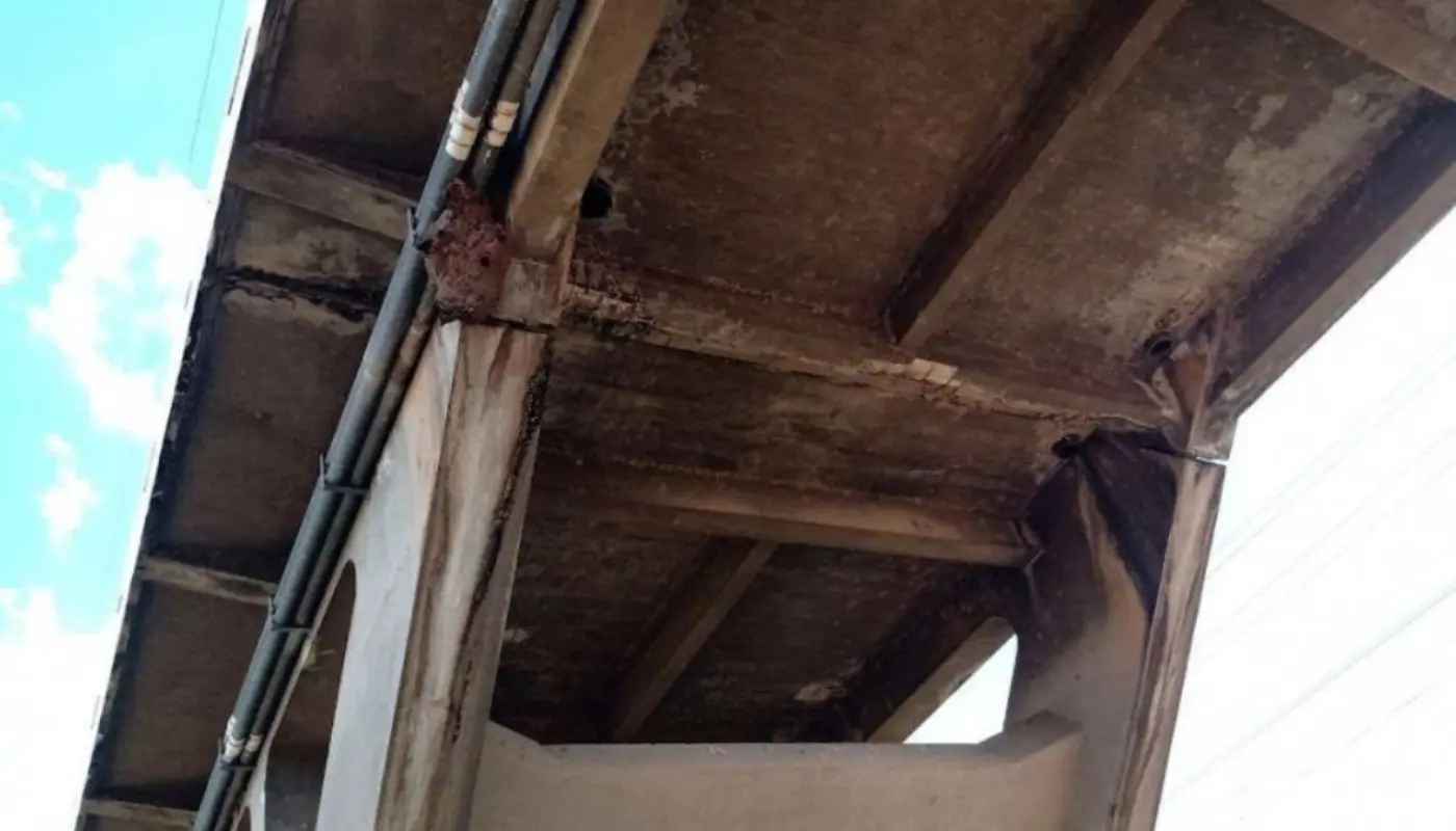 Ponte sobre o Rio Salgado, em Icó, apresenta graves problemas estruturais