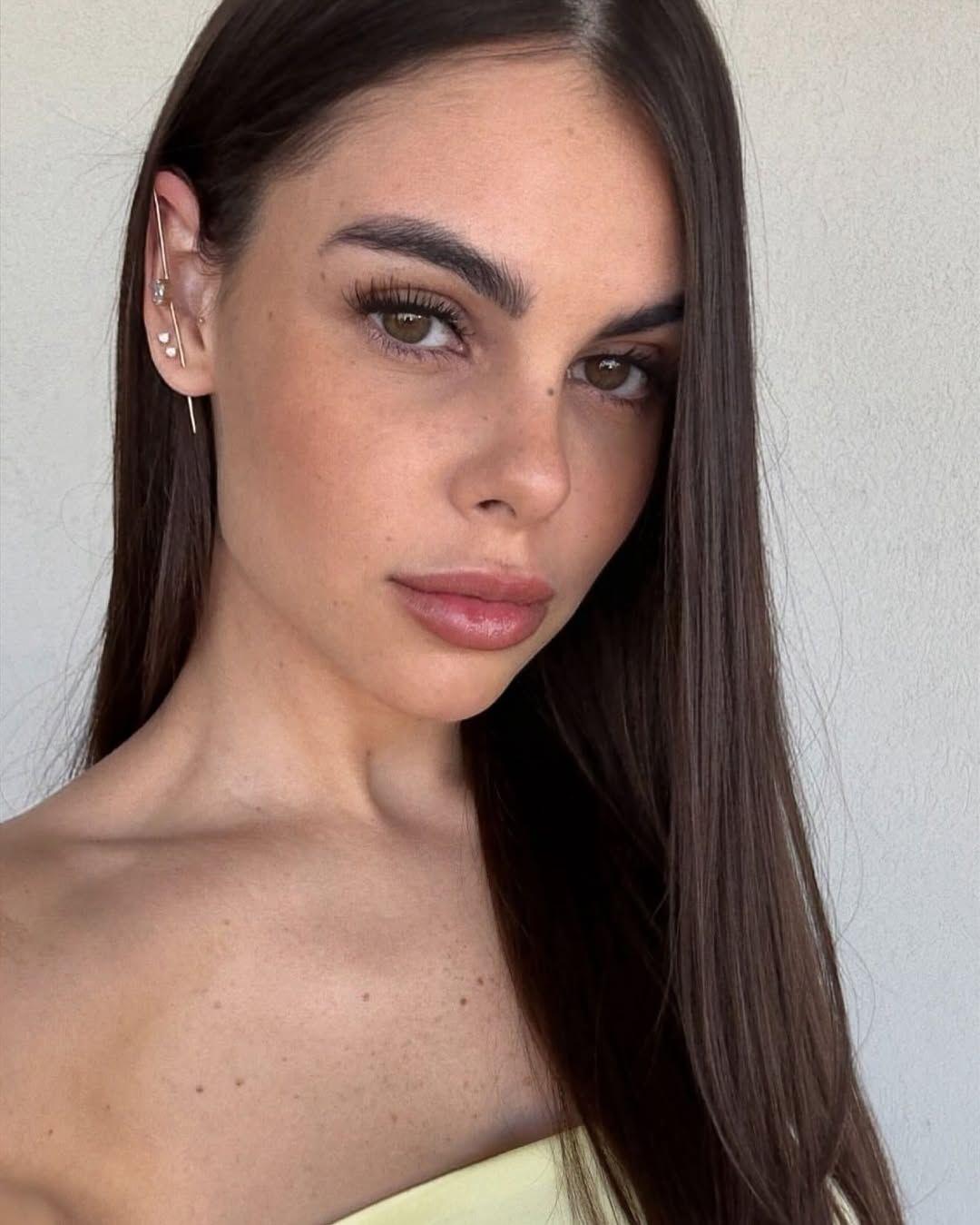 selfie de Amanda kimberlly, mãe da filha caçula de Neymar