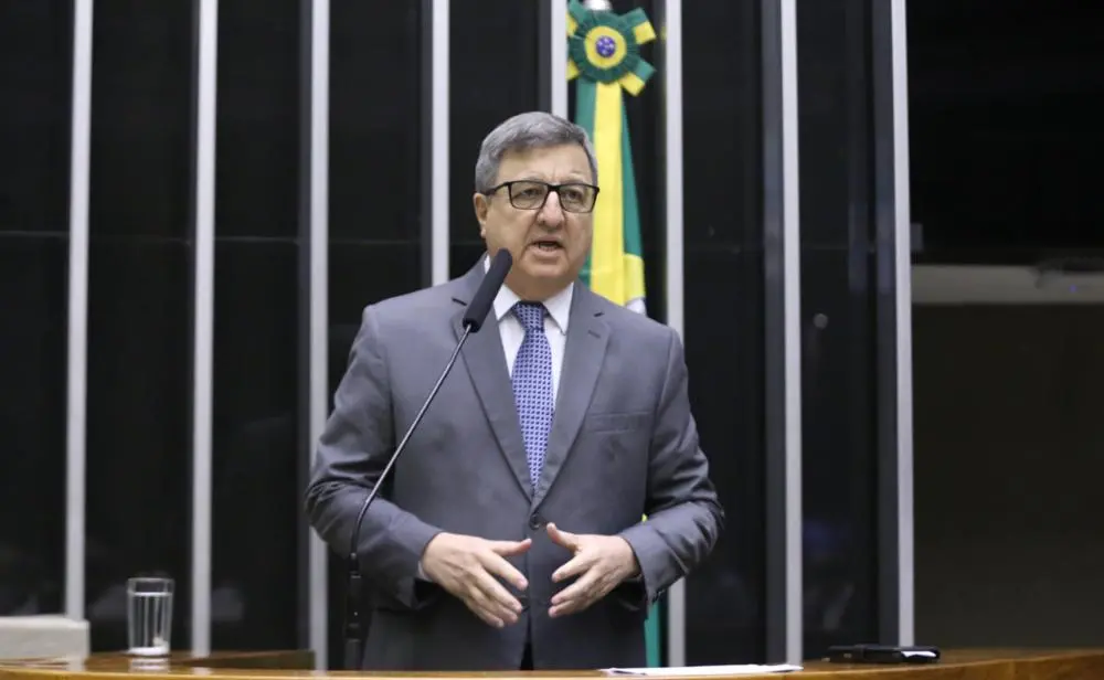 Deputado cearense Danilo Forte na tribuna da Câmara dos Deputados