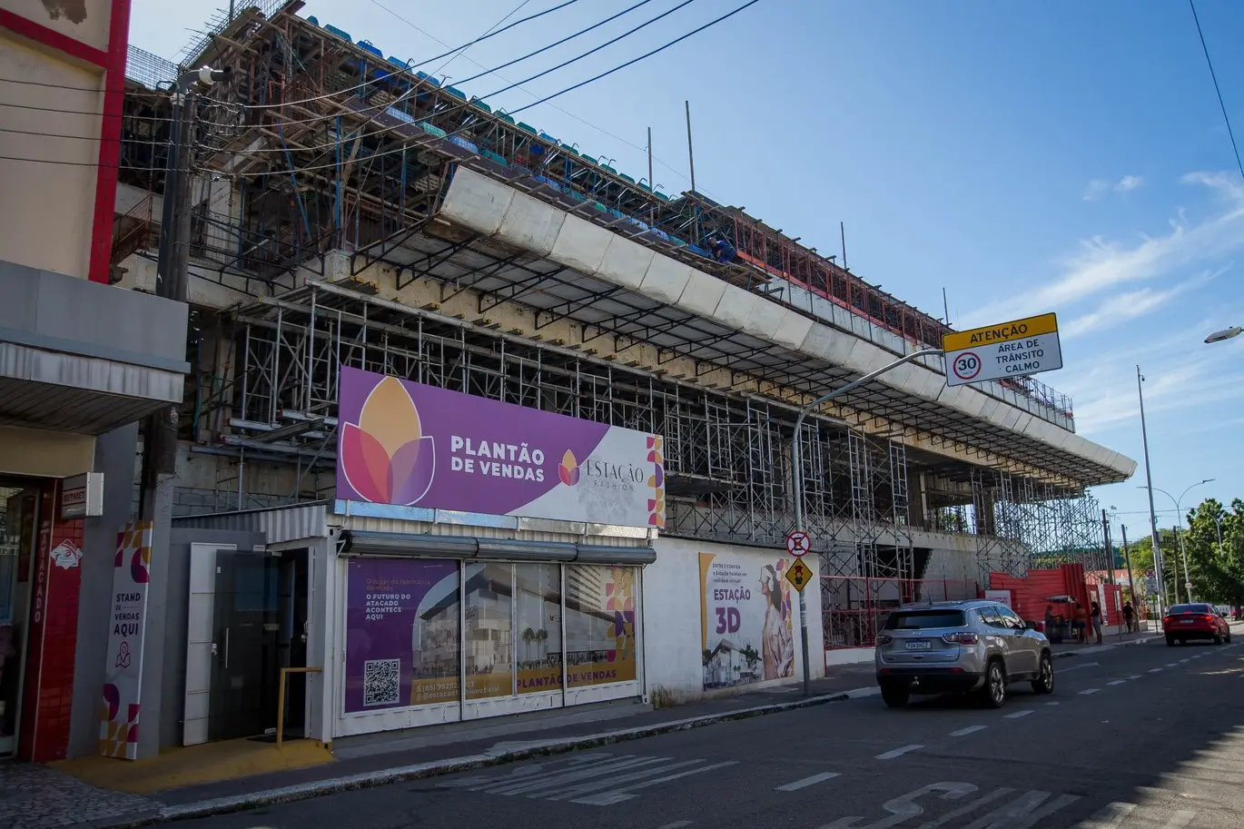 Foto que contém lateral do Estação Fashion, novo shopping de atacado de Fortaleza