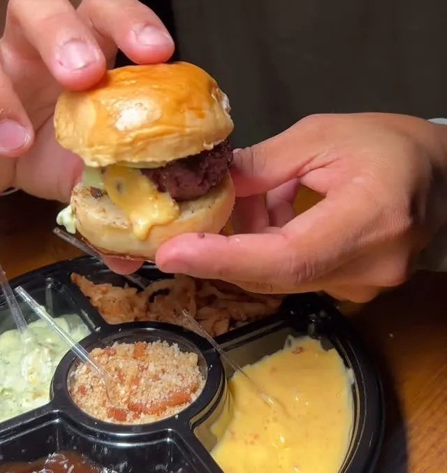 O Bulls Beer House tem diversas opções de hambúrguer no cardápio