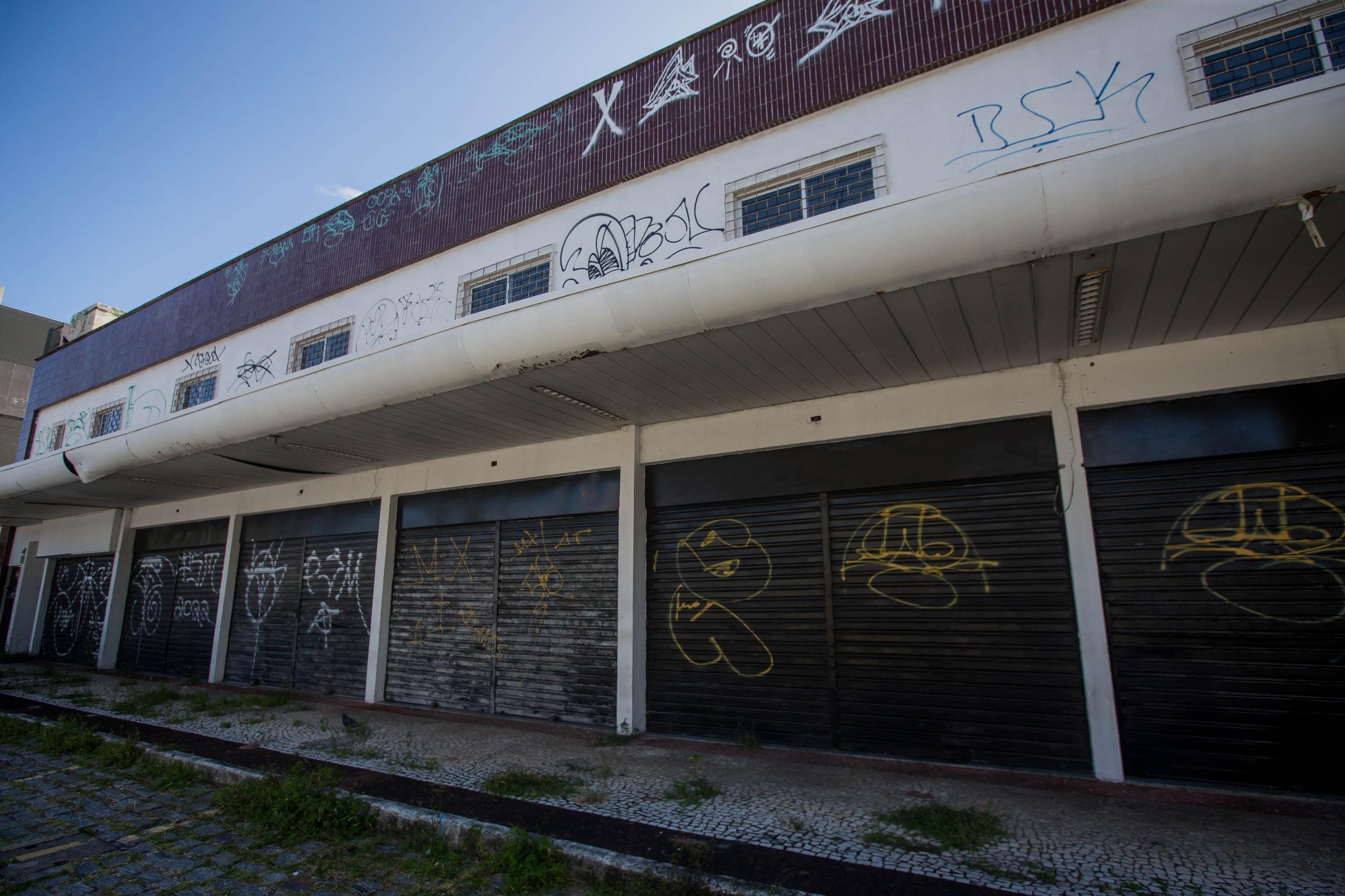 Strip mall para aluguel na avenida Barão de Studart