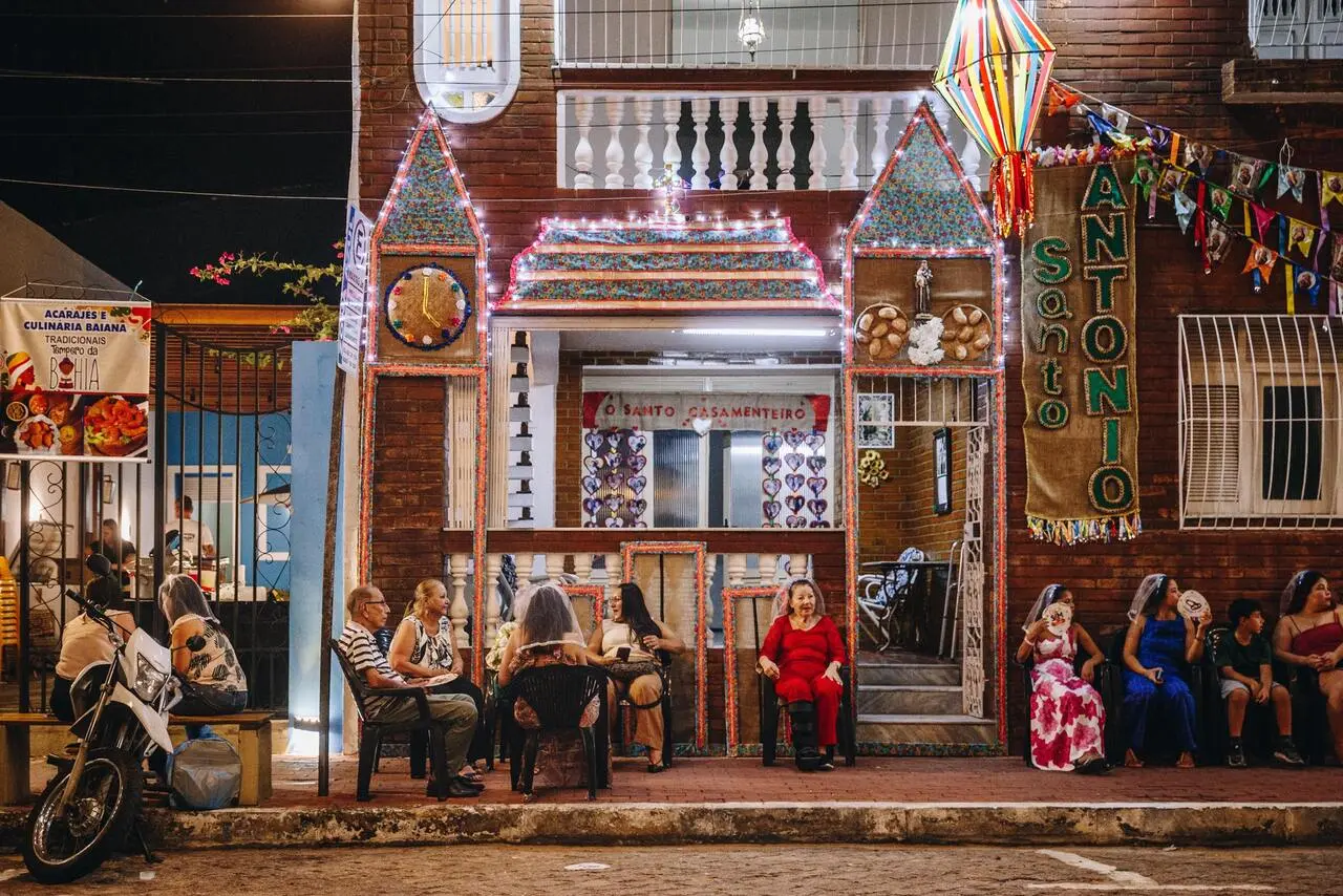 Moradores de Barbalha enfeitam residências e homenageiam o Santo Casamenteiro