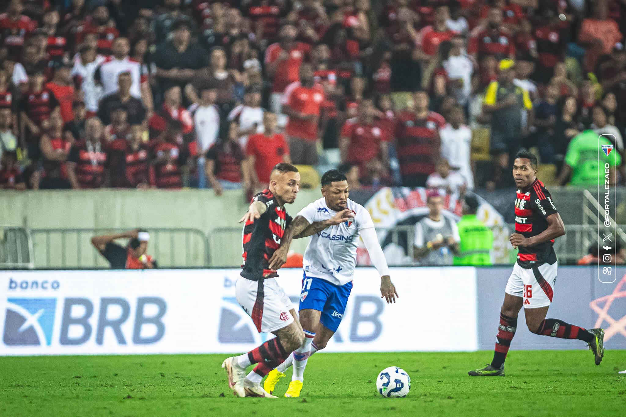 Foto de duelo entre Flamengo x Fortaleza, no Maracanã, 2024.