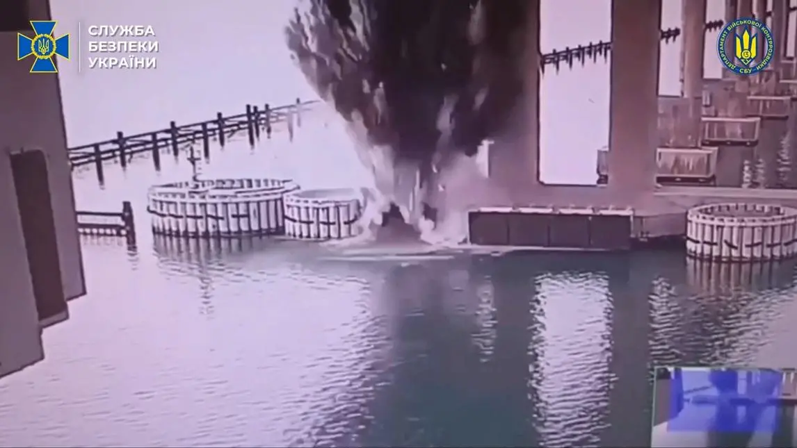 Imagem extraída de vídeo da explosão da Ponte Kerch, ou ponte da Crimeia, durante ataque da Ucrânia