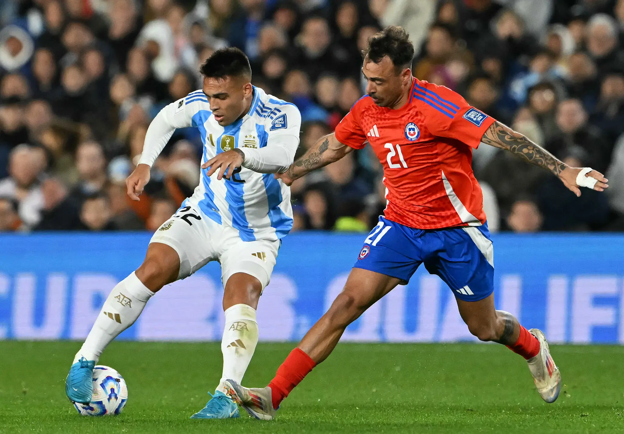 Foto de Paraguai x Uruguai pelas Eliminatórias para Copa do Mundo 2026.