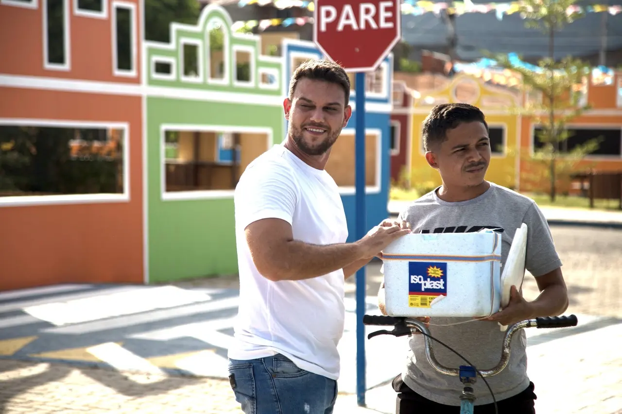 Kennedy Aquino (esq.), prefeito de Uruoca