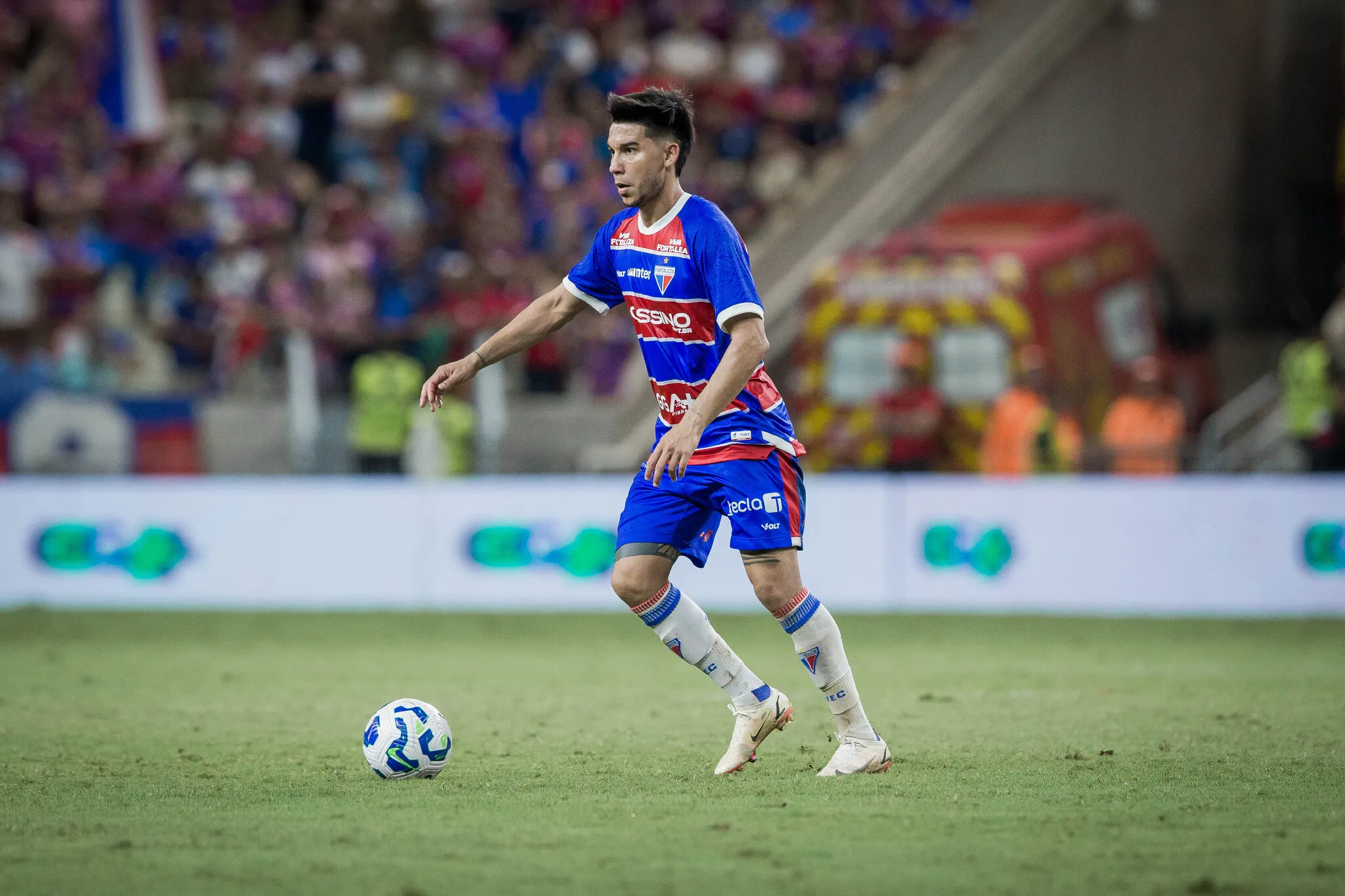 Pol Fernández durante jogo pelo Fortaleza