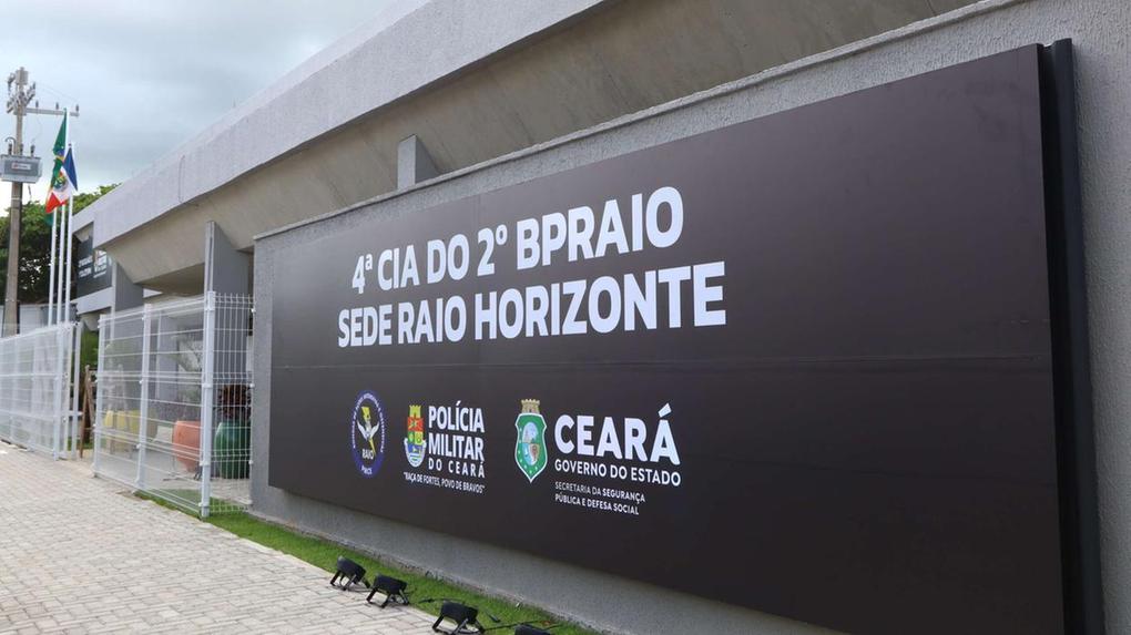 25º Batalhão da PM em Horizonte para matéria onde informa que um homem invade o local e anuncia um assalto