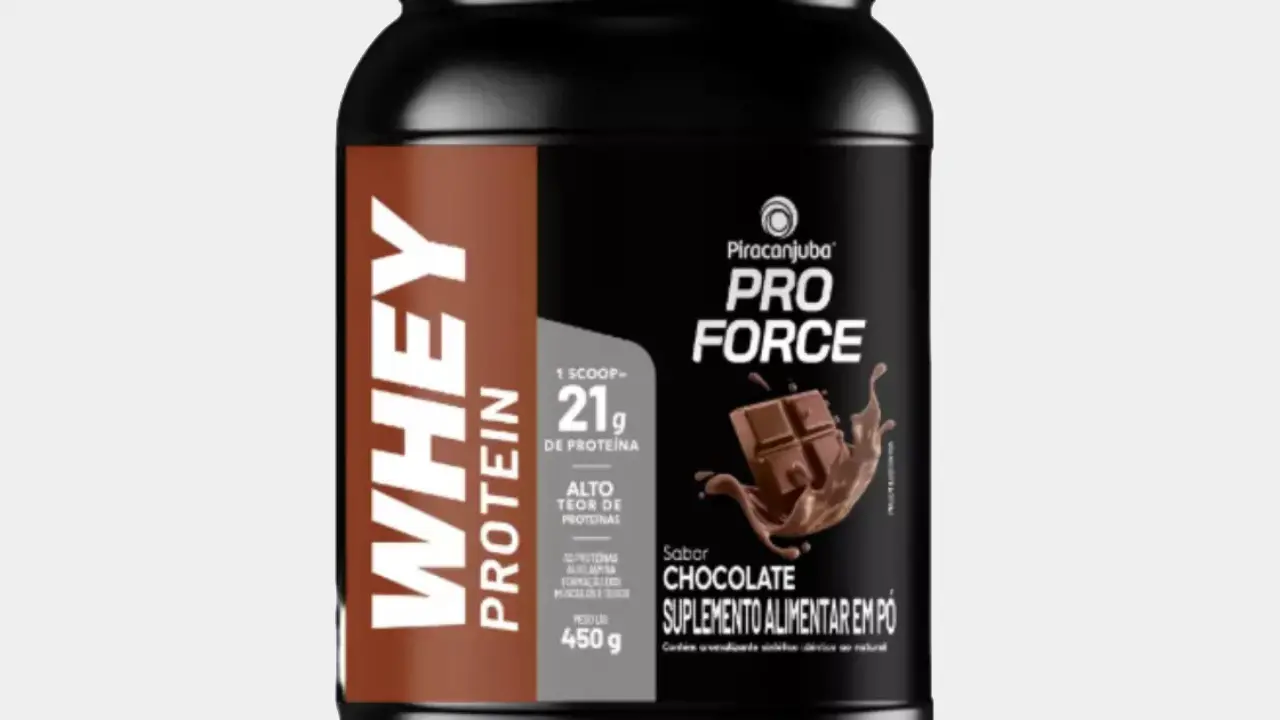 Embalagem de Whey Protein da marca Piracanjuba sabor chocolate