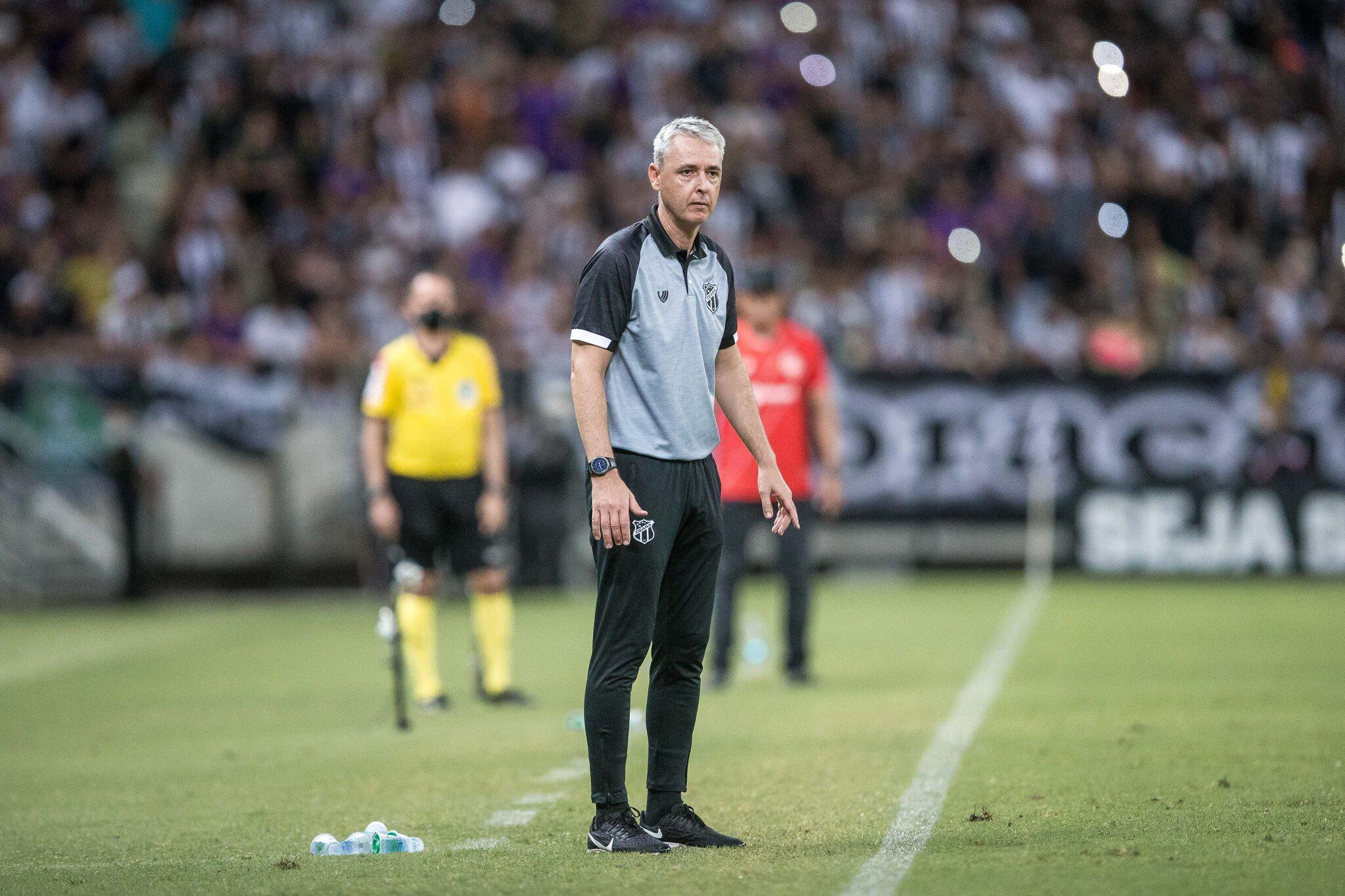 Foto de Tiago Nunes, ex-Ceará e novo técnico da LDU, que está nas oitavas da Libertadores
