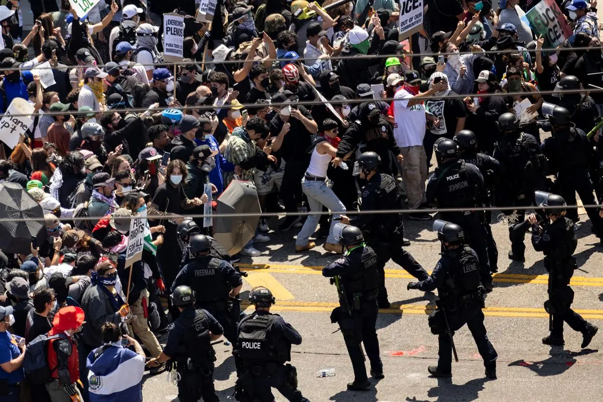 Foto de manifestação contra Trump em Los Angeles