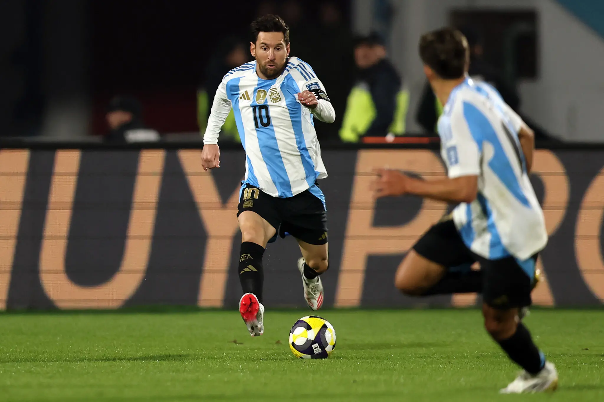 Foto de Lionel Messi, que será titular da Argentina pela 1ª vez no ano em jogo contra a Colômbia