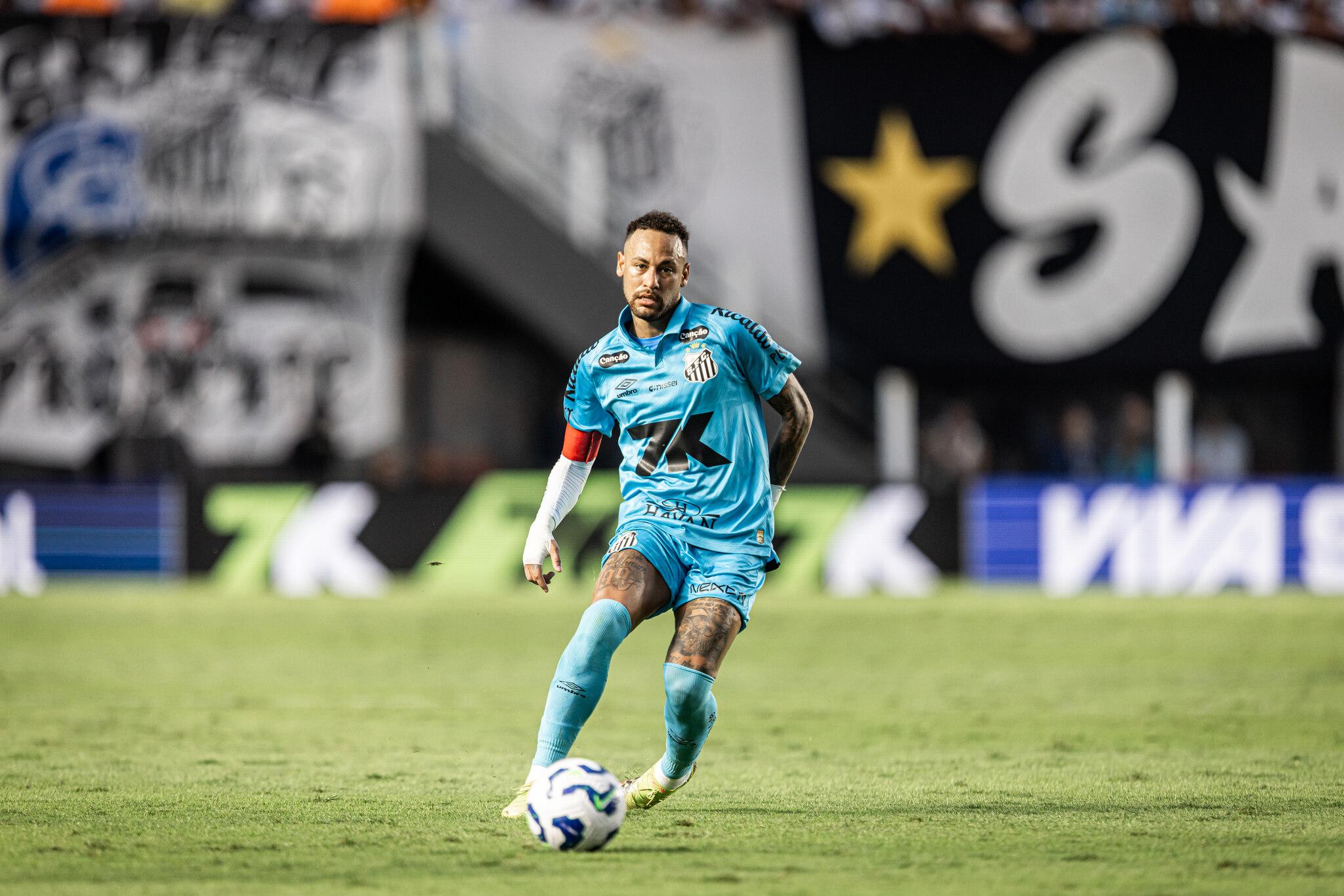 Foto do atacante Neymar, principal desfalque do Santos para enfrentar o Fortaleza