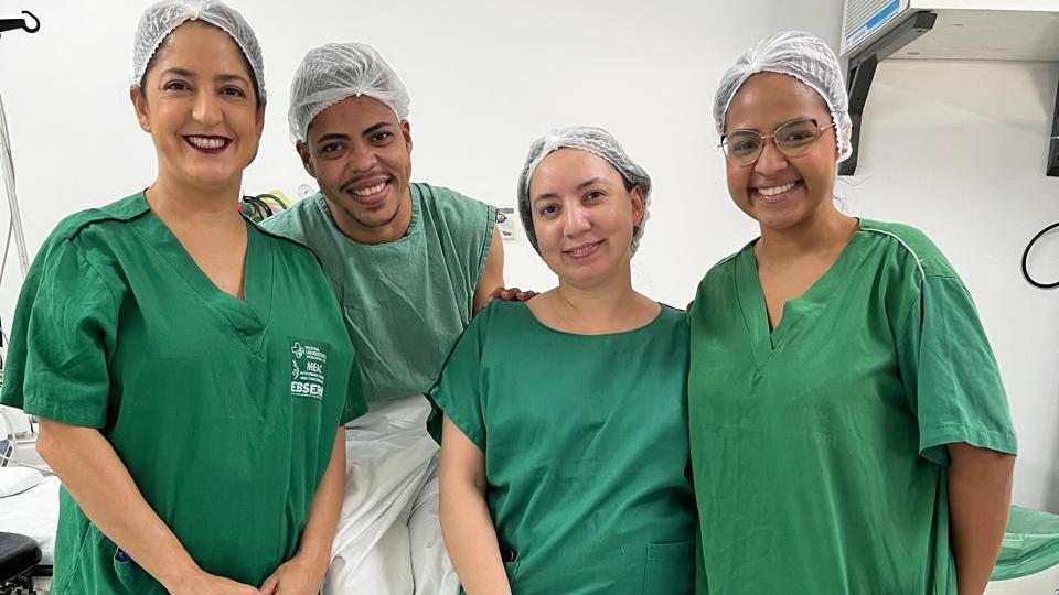 Imagem de Arthur Gael, primeiro paciente que realizou a cirurgia de retirada das mamas pelo SUS