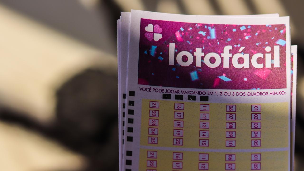 Imagem mostra volante da lotofácil, ilustrando resultado da Lotofácil 3415