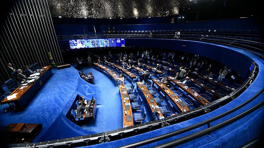 Imagem do alto do plenário do Senado Federal , que aprovou projeto de lei que torna homicídio em escolas crime hediondo.