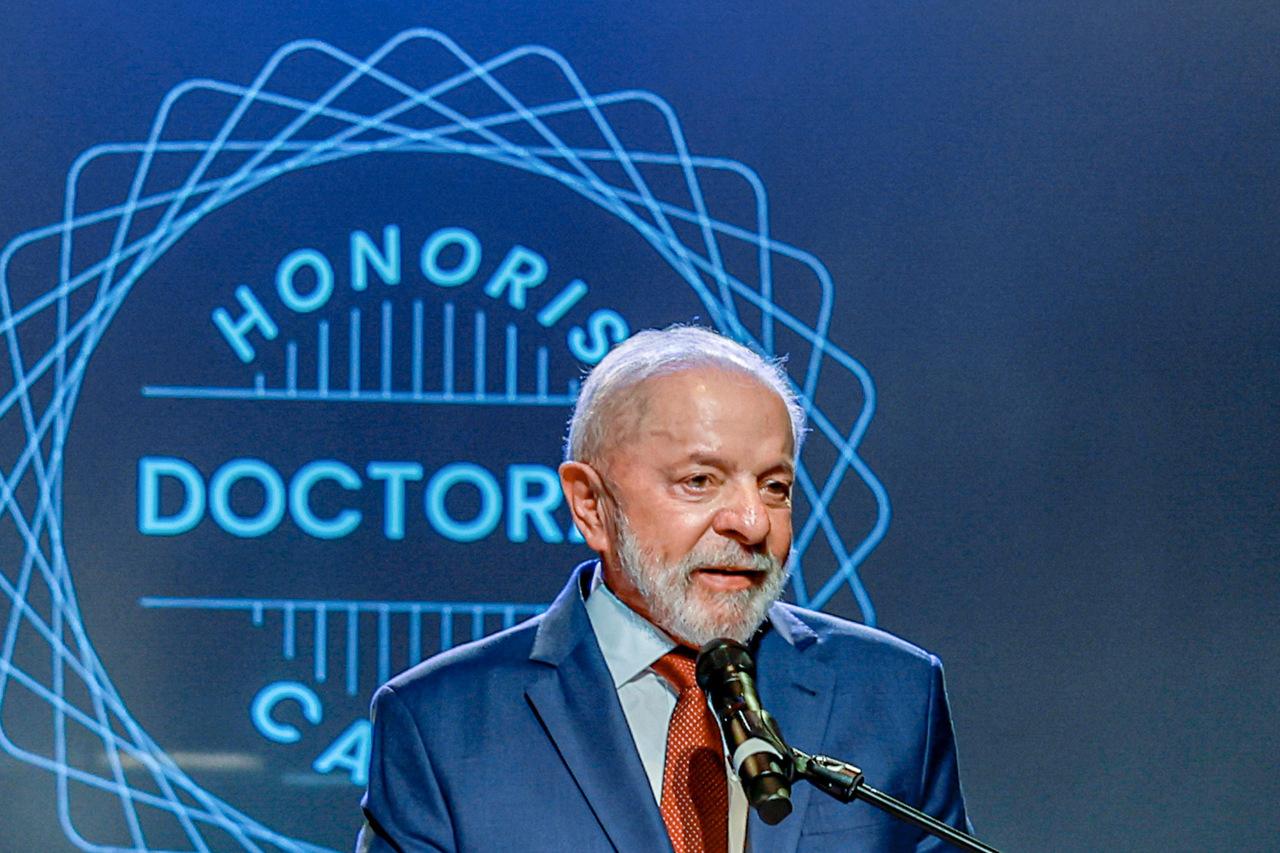 Lula, que confirmou ida ao g7, em foto de outro evento