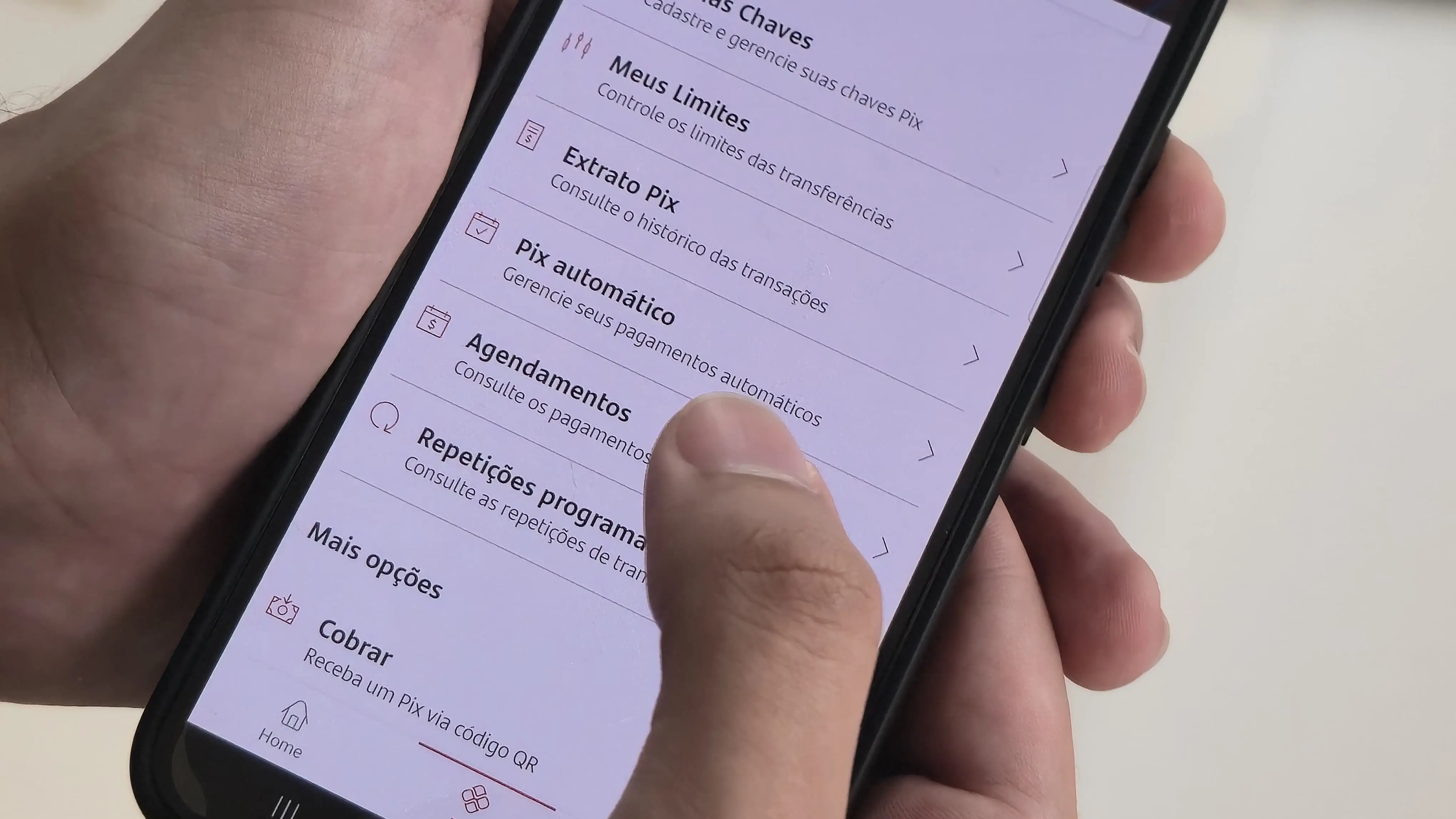 Aplicativos de banco ganharam área específica para gerenciamento de pix automático