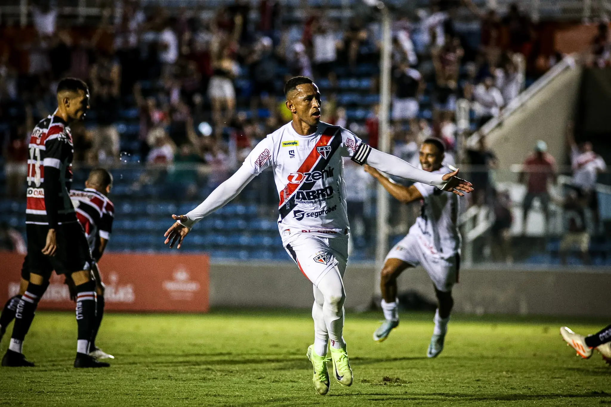 Foto de Ciel, atacante do Ferroviário.