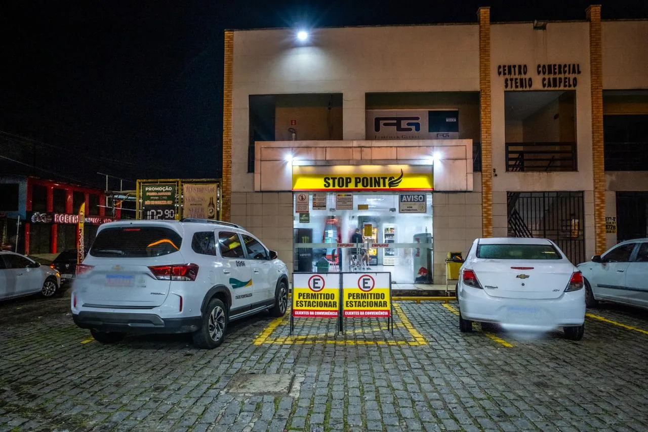 Loja de conveniência Stop Point na avenida Augusto dos Anjos é um dos exemplos de atração suscetível e de vizinhança, a depender do horário